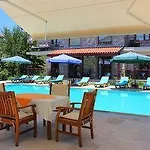 Lejlighedshotel Vira 3*